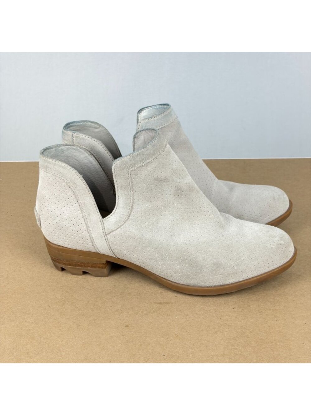 Sorel Lolla Suede Side Cut Ankle Booties Womens 8.5 Beige Slip On Casual Comfort - Picture 3 of 10